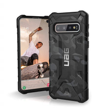 Load image into Gallery viewer, Samsung Galaxy S10 UAG Pathfinder SE Camo Series Case
